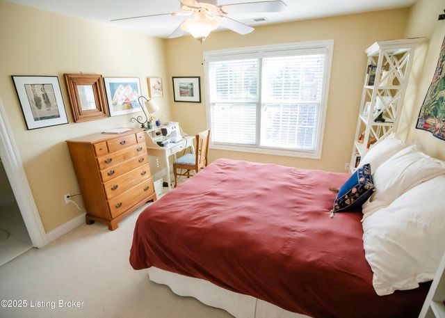 1021 Windsor Dr, Shelbyville, KY 40065