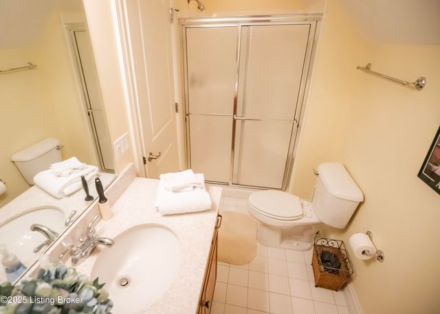 1021 Windsor Dr, Shelbyville, KY 40065