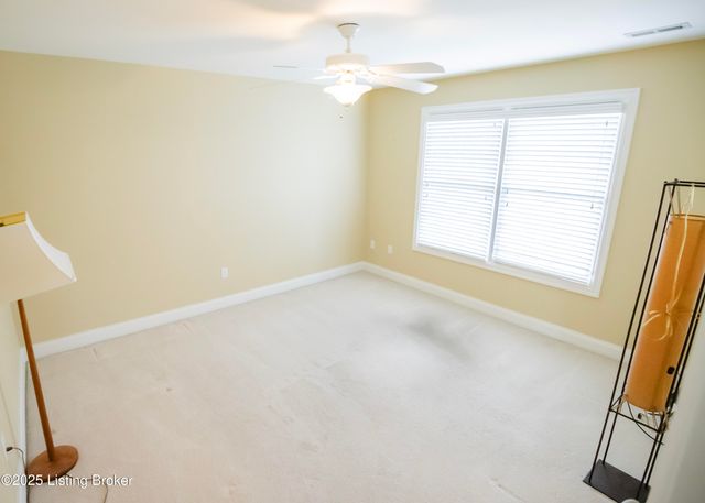 1021 Windsor Dr, Shelbyville, KY 40065