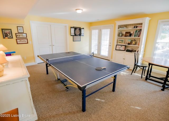 1021 Windsor Dr, Shelbyville, KY 40065