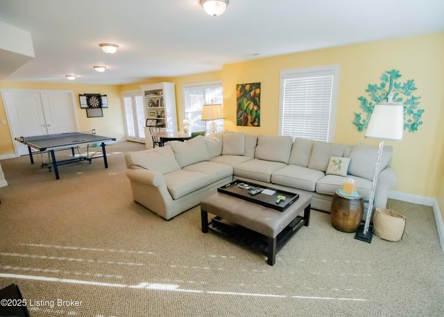 1021 Windsor Dr, Shelbyville, KY 40065