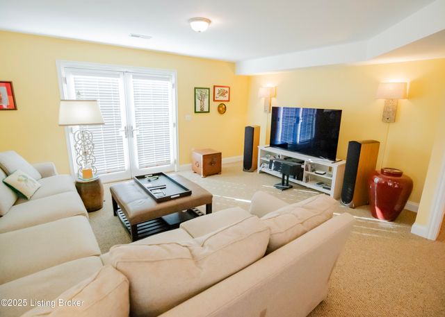 1021 Windsor Dr, Shelbyville, KY 40065