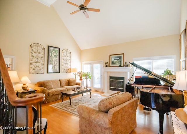 1021 Windsor Dr, Shelbyville, KY 40065