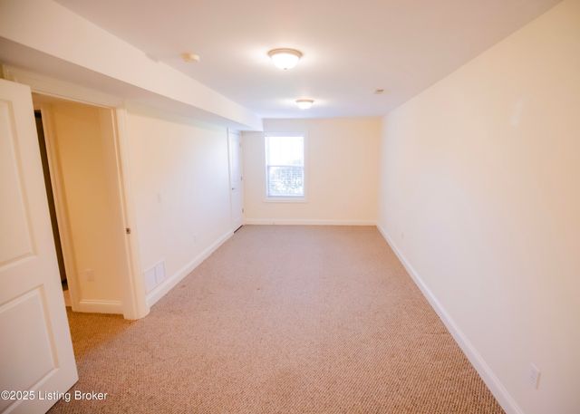 1021 Windsor Dr, Shelbyville, KY 40065