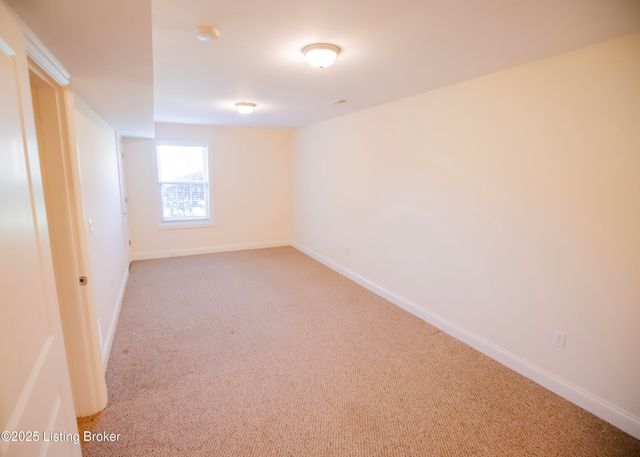 1021 Windsor Dr, Shelbyville, KY 40065