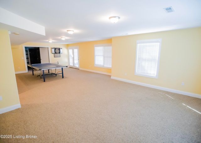 1021 Windsor Dr, Shelbyville, KY 40065