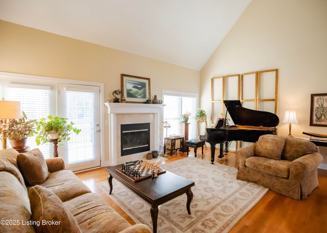 1021 Windsor Dr, Shelbyville, KY 40065