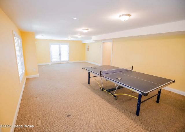 1021 Windsor Dr, Shelbyville, KY 40065