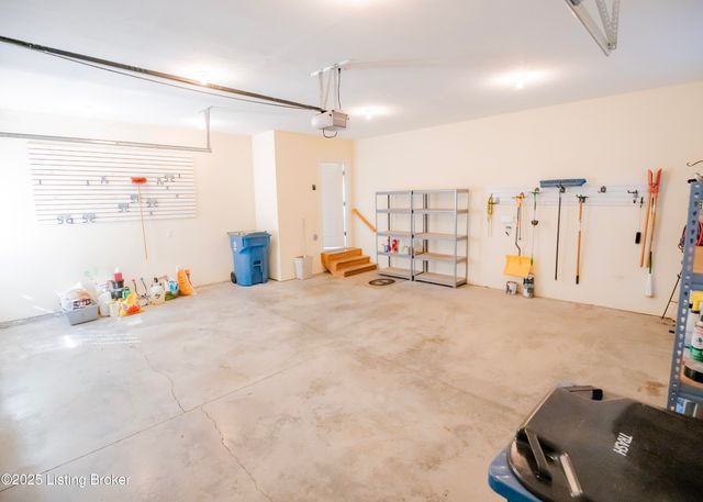 1021 Windsor Dr, Shelbyville, KY 40065