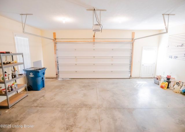 1021 Windsor Dr, Shelbyville, KY 40065