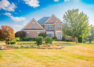 1021 Windsor Dr, Shelbyville, KY 40065