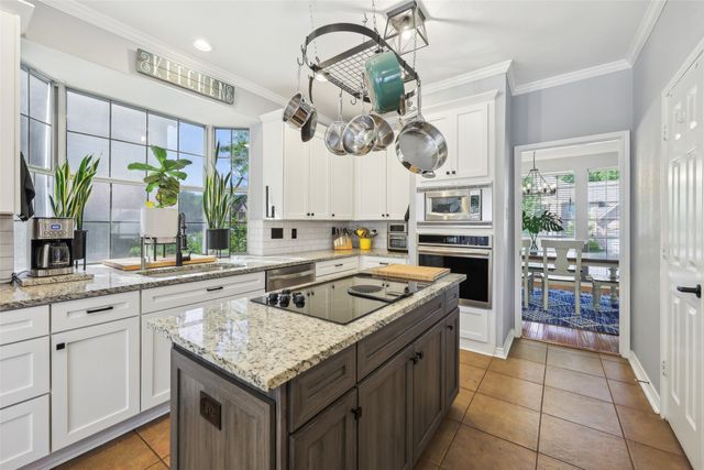2077 Brookgate Drive, Grapevine, TX 76051