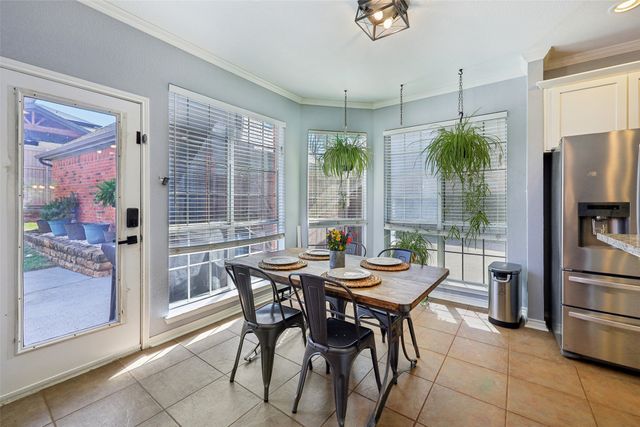 2077 Brookgate Drive, Grapevine, TX 76051