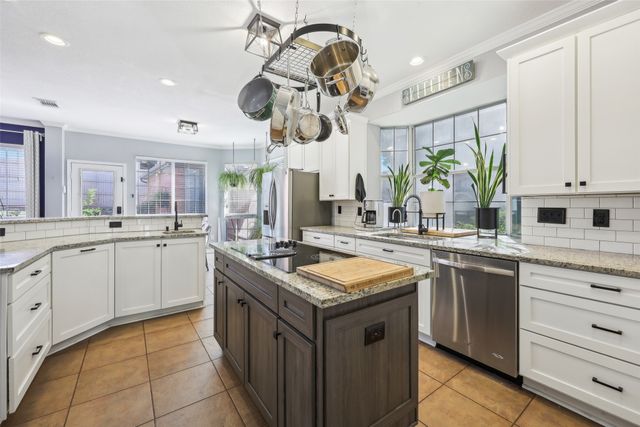 2077 Brookgate Drive, Grapevine, TX 76051