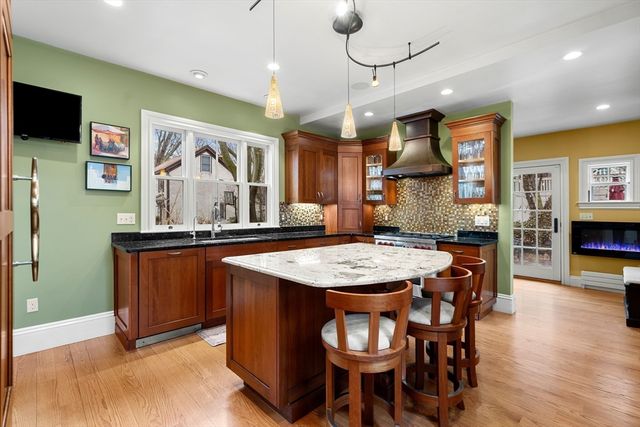 21 Avon Place, Arlington, MA 02474