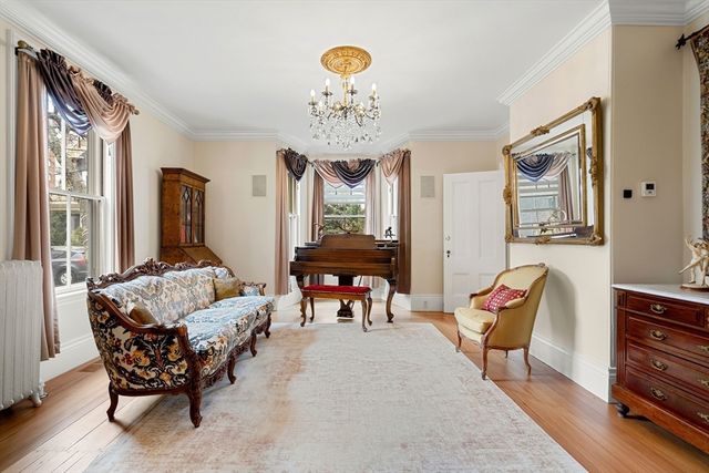 21 Avon Place, Arlington, MA 02474