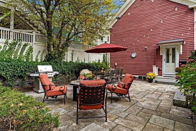 21 Avon Place, Arlington, MA 02474