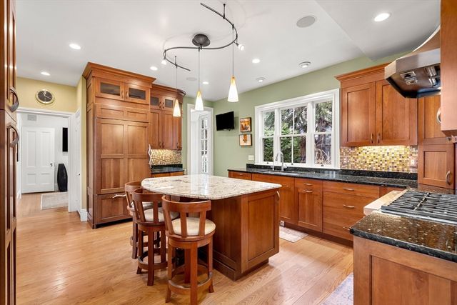 21 Avon Place, Arlington, MA 02474