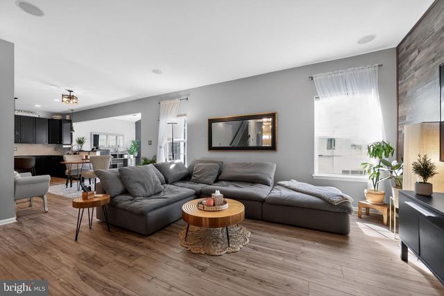 132 REDTAIL HAWK CIR, Sewell, NJ 08080