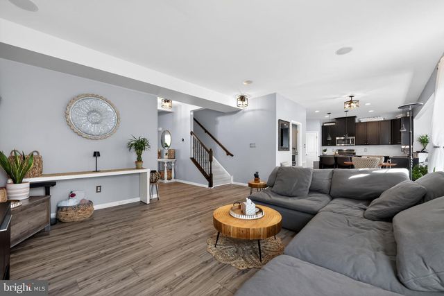 132 REDTAIL HAWK CIR, Sewell, NJ 08080