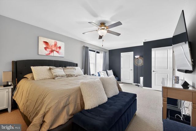 132 REDTAIL HAWK CIR, Sewell, NJ 08080