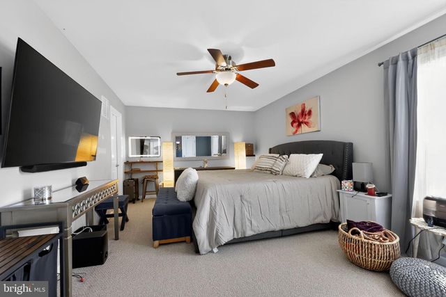 132 REDTAIL HAWK CIR, Sewell, NJ 08080