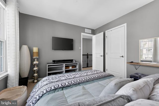 132 REDTAIL HAWK CIR, Sewell, NJ 08080