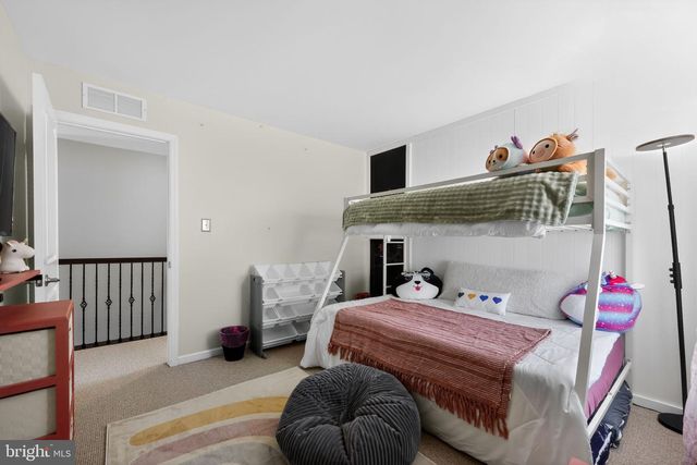 132 REDTAIL HAWK CIR, Sewell, NJ 08080