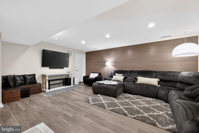 132 REDTAIL HAWK CIR, Sewell, NJ 08080