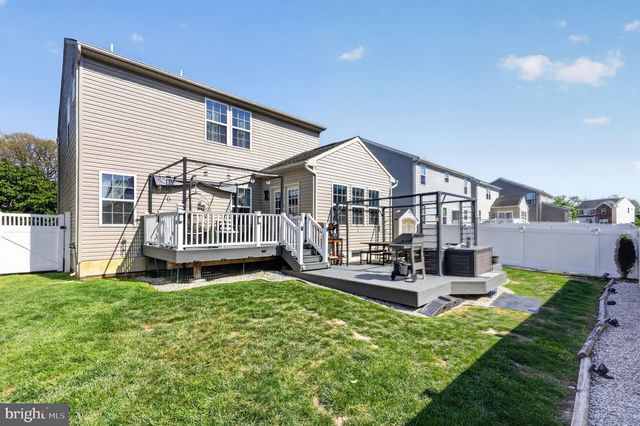 132 REDTAIL HAWK CIR, Sewell, NJ 08080