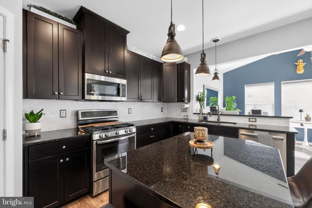 132 REDTAIL HAWK CIR, Sewell, NJ 08080