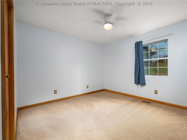 11 Poplar Hills Road, Hurricane, WV 25526