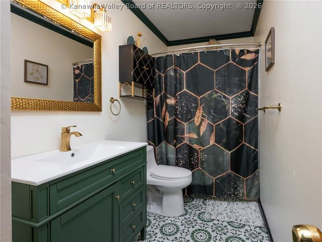 11 Poplar Hills Road, Hurricane, WV 25526