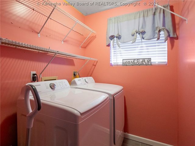 11 Poplar Hills Road, Hurricane, WV 25526