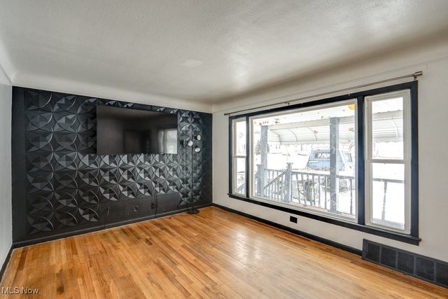 5365 E 131st Street, Garfield Heights, OH 44125