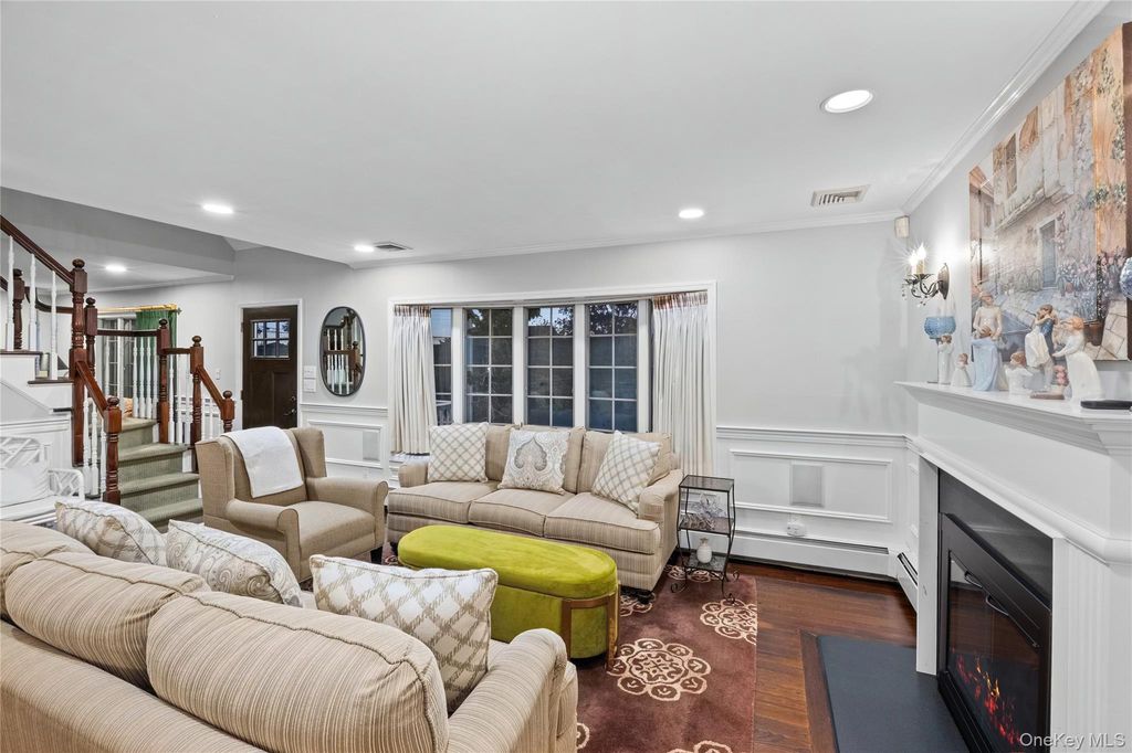60 Nearwater Avenue, Massapequa, NY 11758 — photo 4