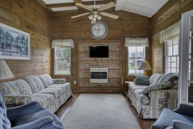50479 Delling Drive, Dowagiac, MI 49047