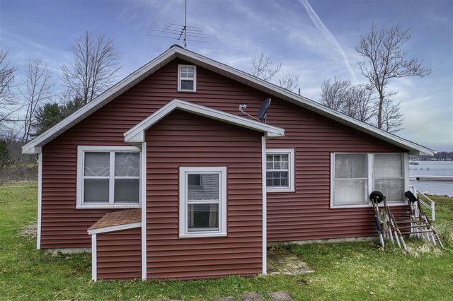 50479 Delling Drive, Dowagiac, MI 49047