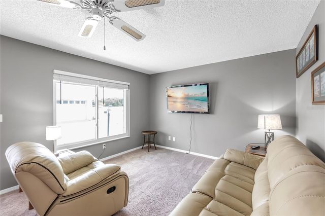 702 HUXLEY PLACE, Sun City Center, FL 33573