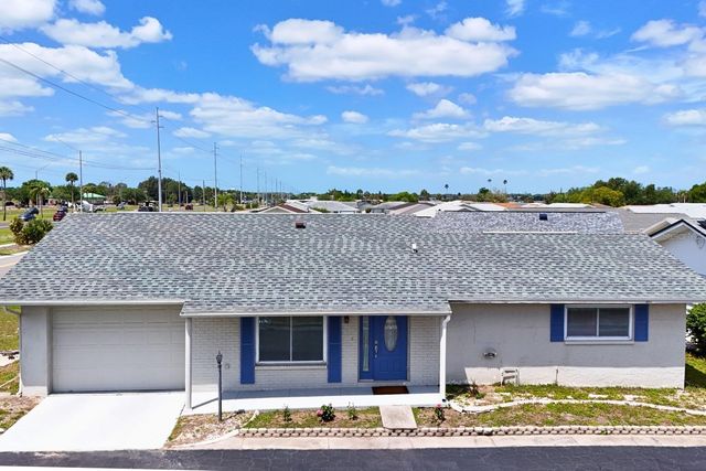 702 HUXLEY PLACE, Sun City Center, FL 33573