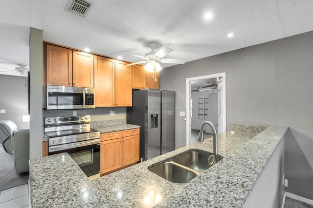 702 HUXLEY PLACE, Sun City Center, FL 33573
