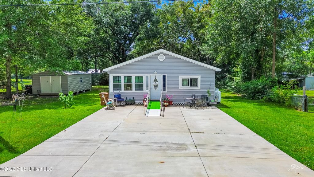 8145 Jack Graves Road, Biloxi, MS 39532