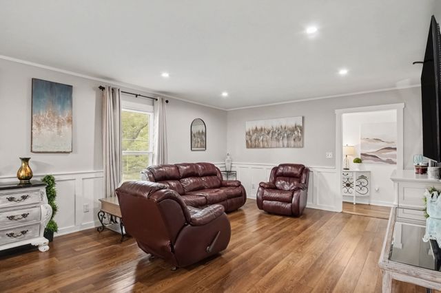 1147 Pleasant Valley Rd, Chapmansboro, TN 37035