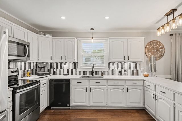 1147 Pleasant Valley Rd, Chapmansboro, TN 37035