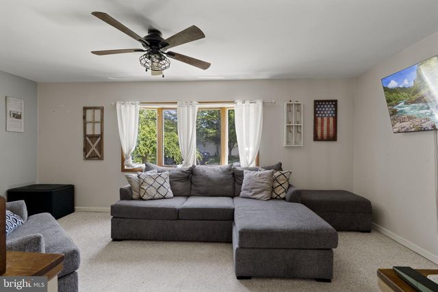 1073 WALLACE AVE, Roebling, NJ 08554