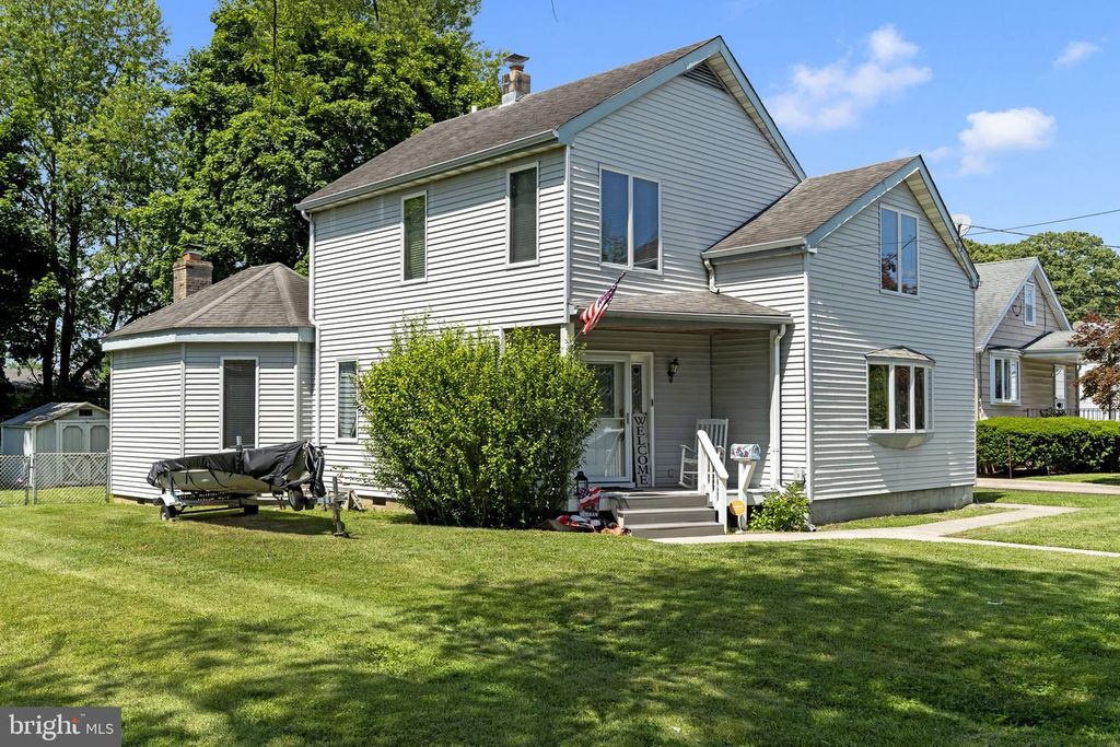 1073 WALLACE AVE, Roebling, NJ 08554