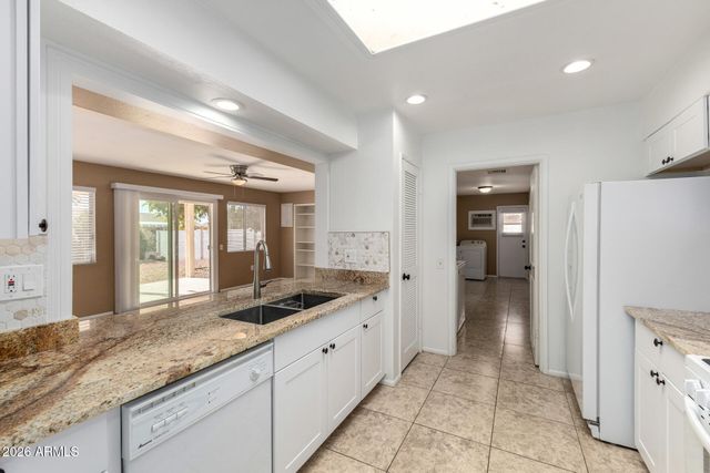 9425 W ROLLING HILLS Drive, Sun City, AZ 85351