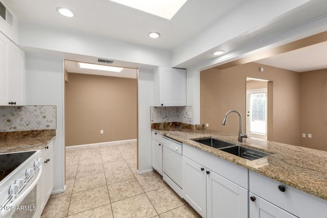 9425 W ROLLING HILLS Drive, Sun City, AZ 85351