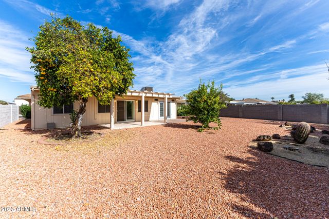 9425 W ROLLING HILLS Drive, Sun City, AZ 85351
