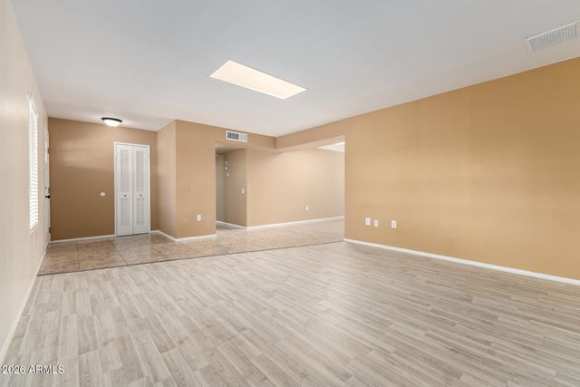 9425 W ROLLING HILLS Drive, Sun City, AZ 85351